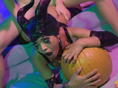 お尻, デカパイ, 黒人, フェラチオ, 顔射, 食べ物, パーティ, 現実