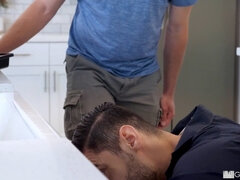 Showerbait - Muscular stud Arad Winwin gets his tight asshole stretched by the plumber's thick pipe