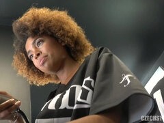 Noire, Sucer une bite, Noir ébène, Petite amie, Hard, Public, Adolescente, Plan cul à trois