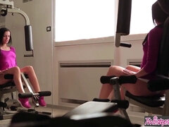 Beauté, Clito, Hd, Lesbienne, Masturbation, Petite femme, Maigrichonne, Fils