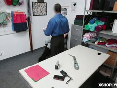 Asiatisch, Blasen, Stiefel, Hundestellung, Handjob, Büro, Höschen, Jungendliche (18+)