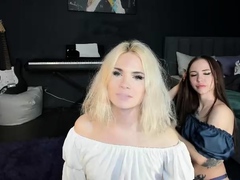 Blonde amateur webcam teen dancing naked