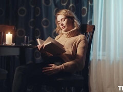 Blonde, En levrette, Doigter, Béant, Branlette thaïlandaise, Rasée, Tatouage, Adolescente