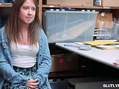 Blasen, Braunhaarige, Geschnappt, Hardcore, Polizei, Muschi, Jungendliche (18+), Uniform