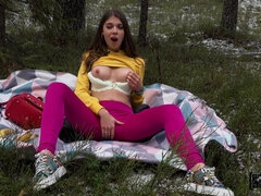 Morena, Lencería, Masturbación, Tetas naturales, Al aire libre, Bragas, Coño, Adolescente