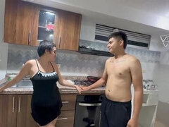 Sucer une bite, Frère, Famille, Hard, Indienne, Maman, Tabou, Adolescente