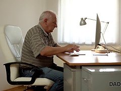 Pijpbeurt, Tsjechisch, Daddy, Hd, Rijpe lesbienne, Openbaar, Zoon, Tiener