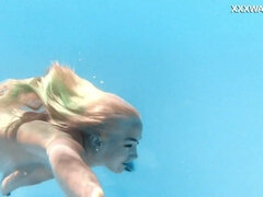 Grosser arsch, Grosse titten, Blondine, Fetisch, Hd, Öffentlich, Solo, Unter wasser