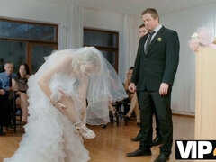 Blond, Brijd, Man die toekijkt, Lul, Hardcore, Openbaar, Zuigen, Bruiloft