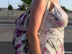 Blonde, Pisser, Public, Solo