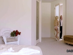 18 jahre, Leie, Geschnappt, Schwanz, Fetisch, Zierlich, Jungendliche (18+), Hochzeit