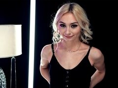 Blond, Hondjeshouding, Dik, Handbeurt, Masturbatie, Mager, Tiener, Tieten likken