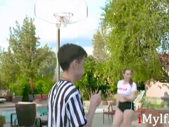 アメリカ人, デカパイ, ハードコア, Hd, 淫乱熟女, アウトドア, 息子, 三人