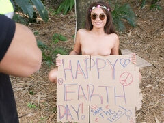 デカ尻, フェラチオ, 茶髪の, バック, 自然山雀, アウトドア, ティーン, オッパイの