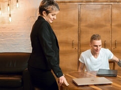 Culo grande, Verga grande, Morena, Estilo perrito, Maduro, Ruso, Medias largas, Maestra