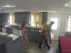 18 летние, Брюнетки, Смазливые, Хд, Лизание, Натуральные сиськи, Киски, Жесткий секс