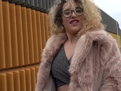 Blondine, Blasen, Hundestellung, Natürlichen titten, Im freien, Piercing, Muschi, Tätowierung