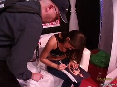 舞台裏, チェコ, ドイツ人, Hd, なめる, 自然山雀, ポルノスター, 公共