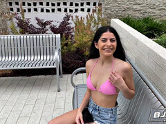 ビキニ, フェラチオ, イマラチオ, 手コキする, なめる, オナニー, ハメ撮り, オマンコ