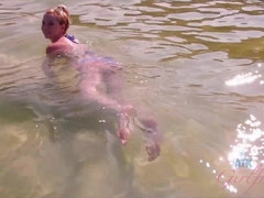 Bikini, Blasen, Fussjob, Jeans, Im freien, Zierlich, Pov, Öffentlich