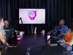 ブロンド, 言葉責め, 服従, 自然山雀, 公共, スインガー, タトゥー, おもちゃ