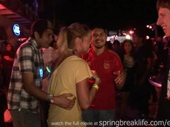 Leie, Hochschule, Flashen, Freundin, Nackt, Im freien, Öffentlich, Student