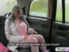 Enthousiasteling, Grote mammen, Orgasme, Openbaar, Tieten likken