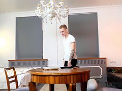 Pijpbeurt, Oudere vrouw, Hd, Rijpe lesbienne, Moeder die ik wil neuken, Kort haar, Kousen, Student