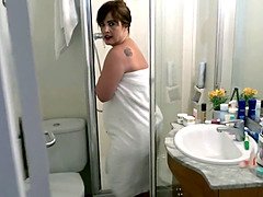 Badkamer, Mooi, Grote kont, Bruinharig, Oudere vrouw, Hondjeshouding, Rijpe lesbienne, Moeder die ik wil neuken