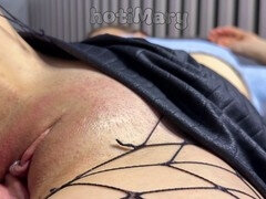 Grosser schwanz, Spermaladung, Milf, Zierlich, Muschi, Rasiert, Stiefmutter, Unter dem rock