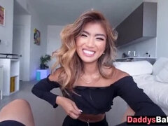 Sucer une bite, Mignonne, Papa, Famille, Fille latino, Argent, Maigrichonne, Adolescente