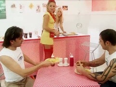 Sucer une bite, Européenne, Groupe, Orgie, Collant, Chatte, Jarretelles, Nénés