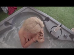 デカパイ, 着衣女と全裸男, 家族, 人妻の, 母, ヌード, 馬乗り, 叫ぶ