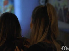 Блондинки, Минет, Брюнетки, Сидя на лице, Пальцем, Лесбиянка, Натуральные сиськи, Киски