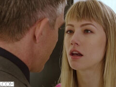 Blonde, En levrette, Énorme, Embrassement, Pénis, Chatte, Nénés, Mouillée