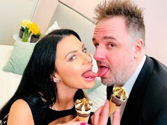 Grosse bite, Gros seins, Sucer une bite, Brunette brune, En levrette, Léchez, Mère que j'aimerais baiser, Chatte