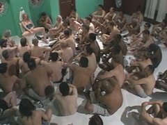 Bad, Viele männer bespritzen eine frau, Spermaladung, Gruppensex, Milf, Pissen, Muschi, Toilette