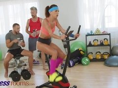 Morena, Doble penetracion, Europeo, Francés, Gimnasio, Hd, Orgasmo, Trio