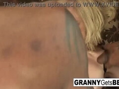 Grosse bite, Sucer une bite, Tir de sperme, Partouze, Mamie, Hard, Interracial, Mature