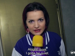 Grosse titten, Blondine, Vollbusig, Spermaladung, Deutsch, Nackt, Tätowierung, Nass