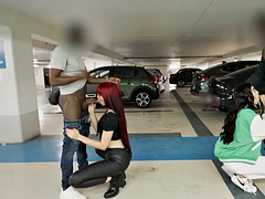 Gros cul, Grosse bite, Noire, Sucer une bite, Groupe, Hard, Fille latino, Public