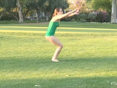 Nahaufnahme, Kleid, Extrem, Sporthalle, Massage, Öffentlich, Solo, Unter dem rock