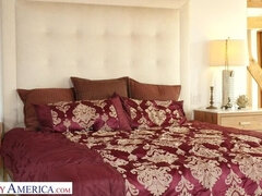 Americano, Culo, Semen en la boca, Corridas faciales, Lamidas, Pequeña, Medias largas, Esposa