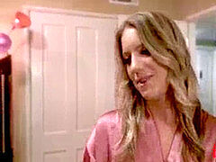 Gros cul, Gros seins, Sucer une bite