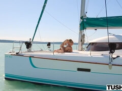 Anaal, Mooi, Blond, Pijpbeurt, Diep in de keel, Lul, Kut duiken, Tatoeage