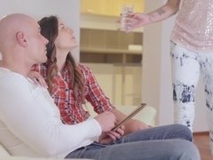 緊縛, 茶髪の, 指いじり, Hd, 下着, スパンキング, ティーン, 三人