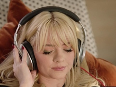 Grosse bite, Blonde, En levrette, Faciale, Hd, Interracial, Adolescente, Nénés