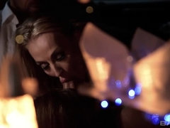 Rubia, Morena, Corridas, Corridas faciales, Lencería, Perforación, Tatuaje, Trio