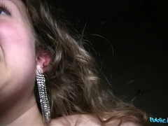 18 jahre, Leie, Blasen, Besamung, Sporthalle, Handjob, Im freien, Pov