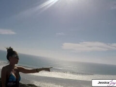 Leie, Bikini, Blasen, Braunhaarige, Hundestellung, Hd, Riesenschwanz, Öffentlich